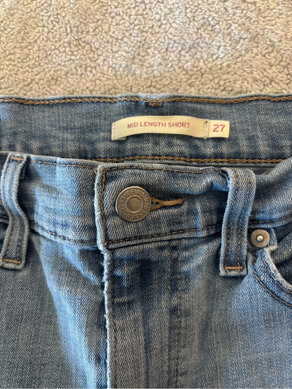 Levi’s Shorts - Picture 2 of 3